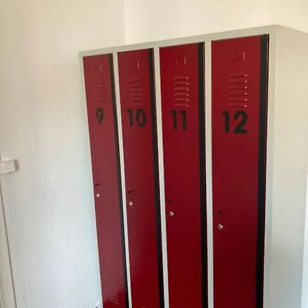 Geraeumige Monteurs * ברמן