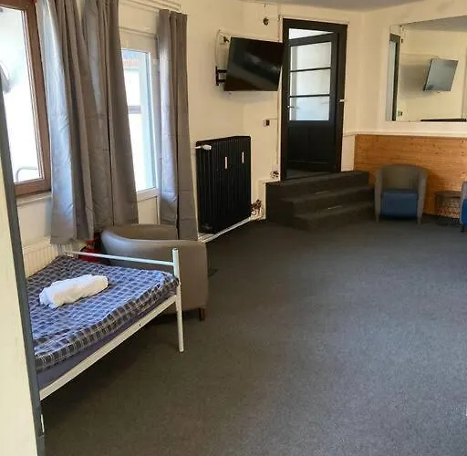 Geraeumige Monteurs *